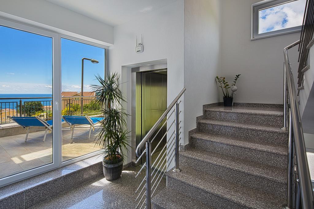 Montelux Apartment