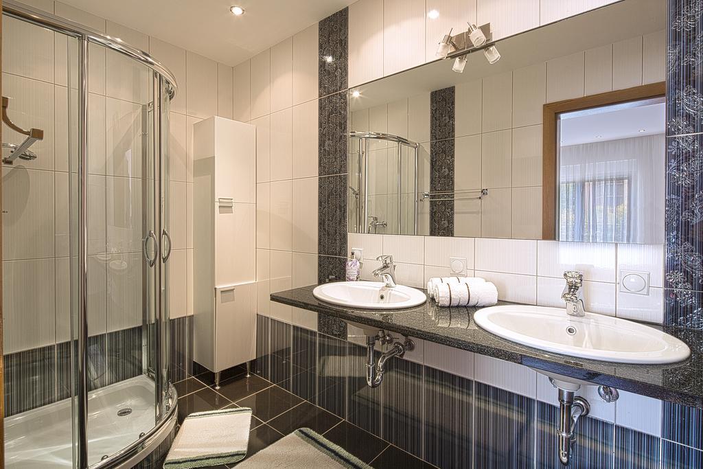 Montelux Apartment *
