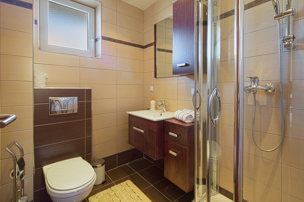 Montelux Apartment