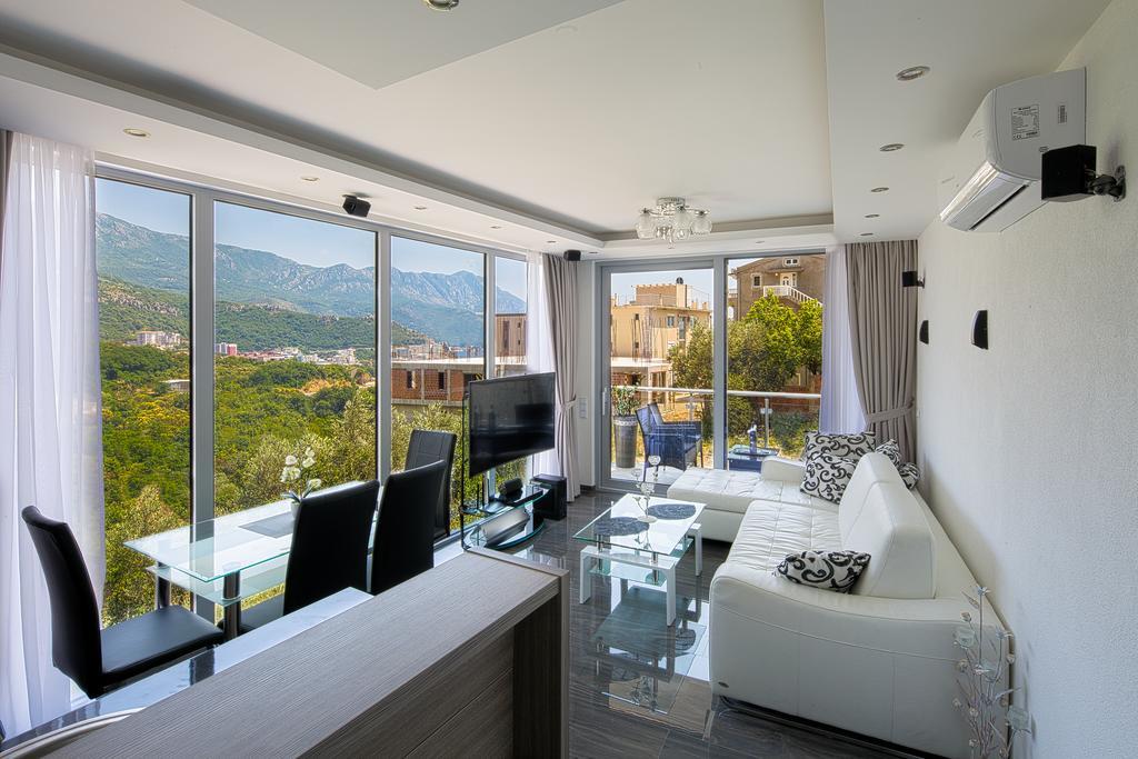 Montelux Apartment *